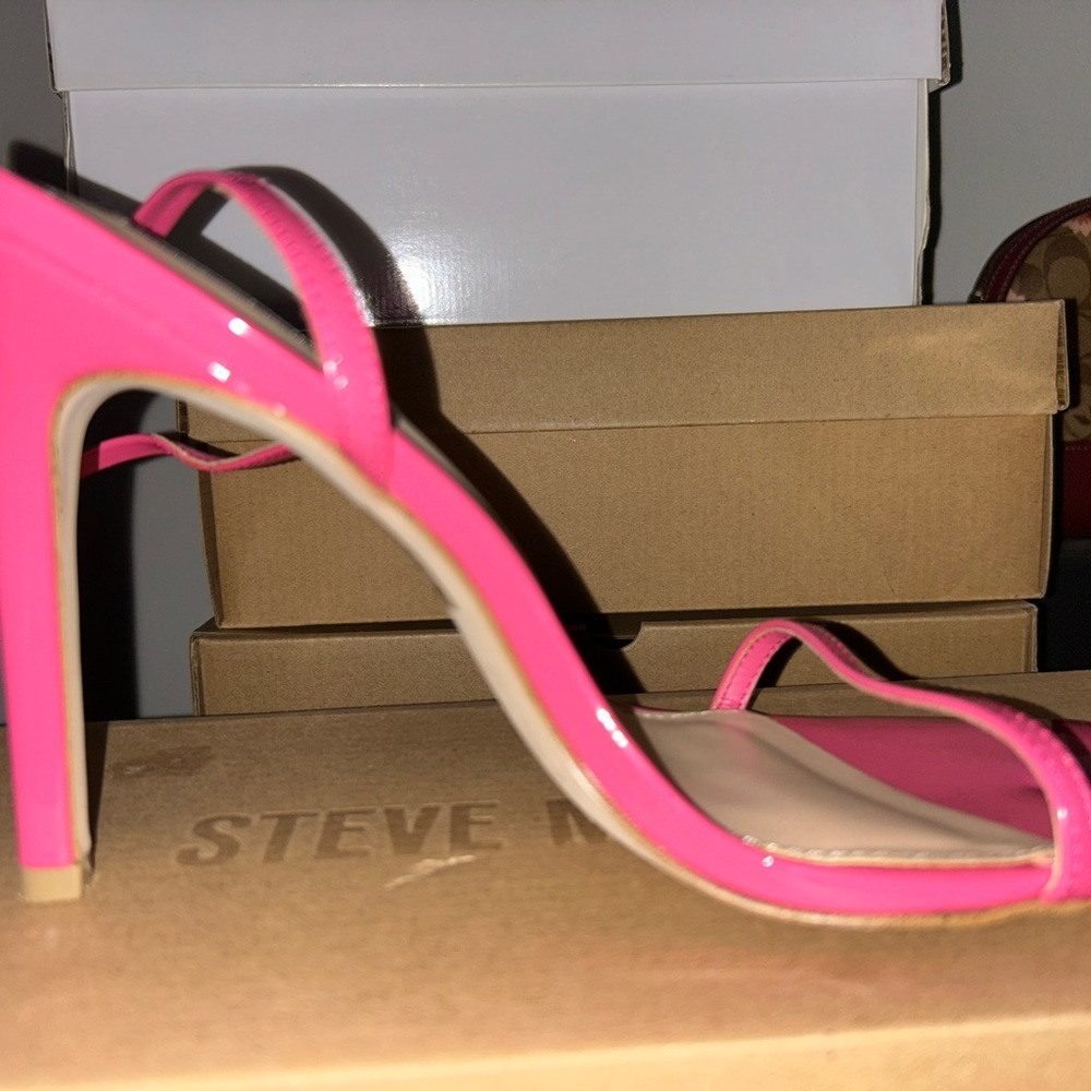 Steve Madden Pink Heels Minimalist Design